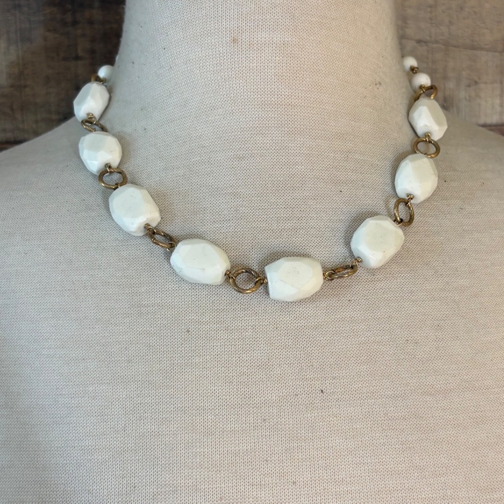 J.Crew White Faceted Resin Bead Gold Tone Link Toggle Statement Necklace 19"